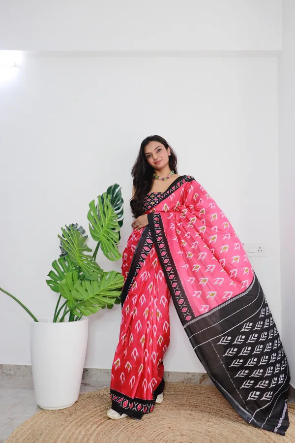 HANDICRAFT_WOMEN'S_Ikkat_PRINT_PURE_SOFT_COTTON_SAREE_WITH_BLOUSE_PIECE_With_Blouse_Piece